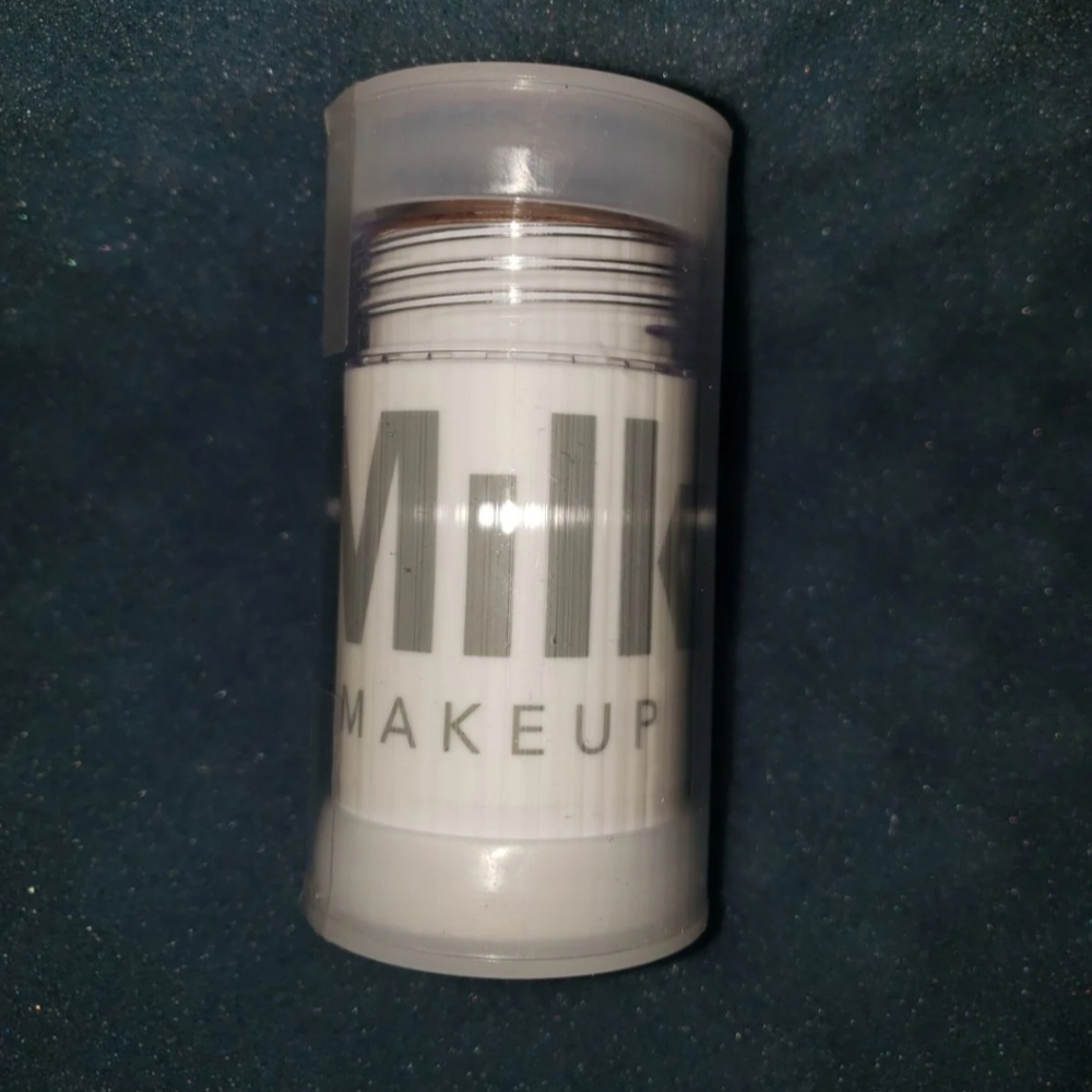 Milk makeup highlighter!! - Picture 2 of 4